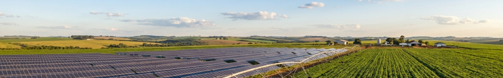 Painéis solares aplicados em propriedade do agronegócio